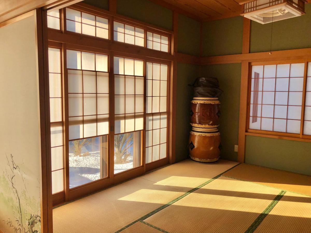 青森伝統芸能を楽しめる繭子の宿 ฮาชิโนเฮะ ภายนอก รูปภาพ